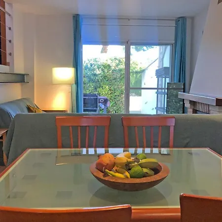 Cozy 3 Bdrm Home. Wifi And Common Pool. Vakantiehuis *